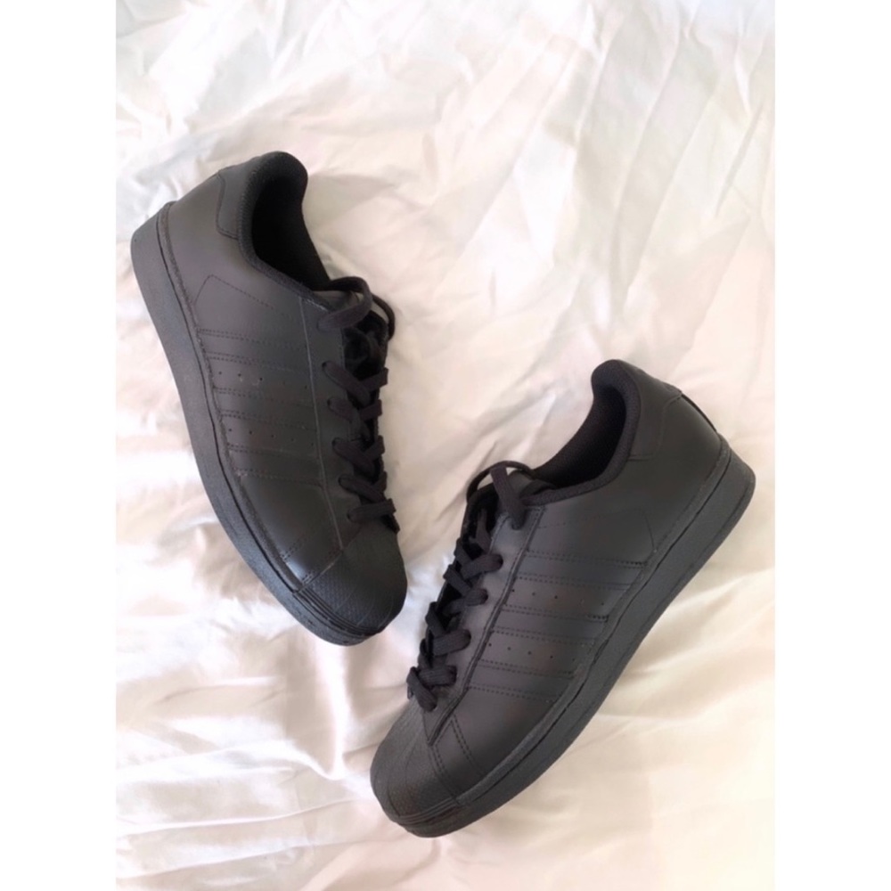 Adidas Superstar Sneakers